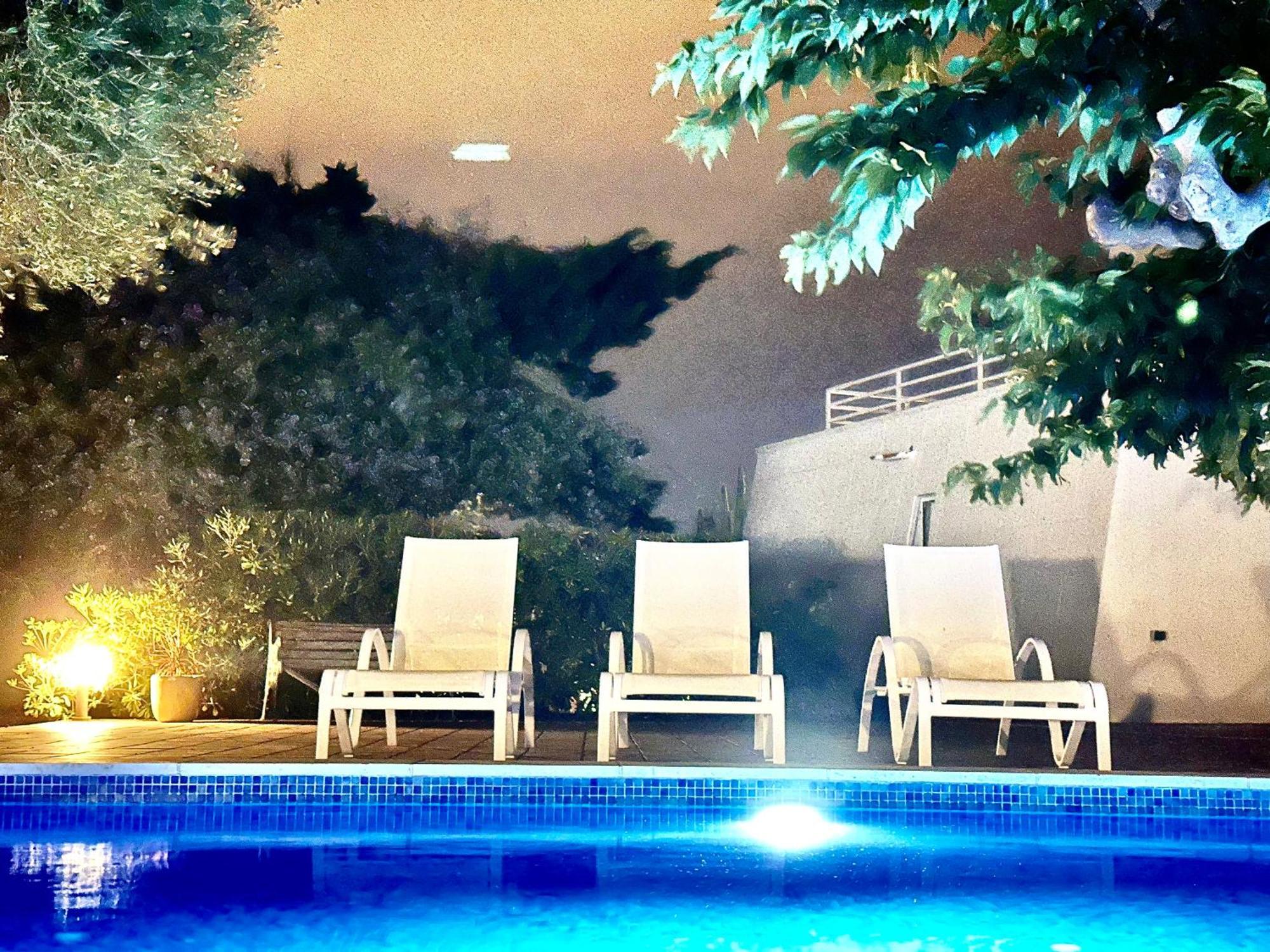 STARBAL Love Suites Es Castell  Extérieur photo