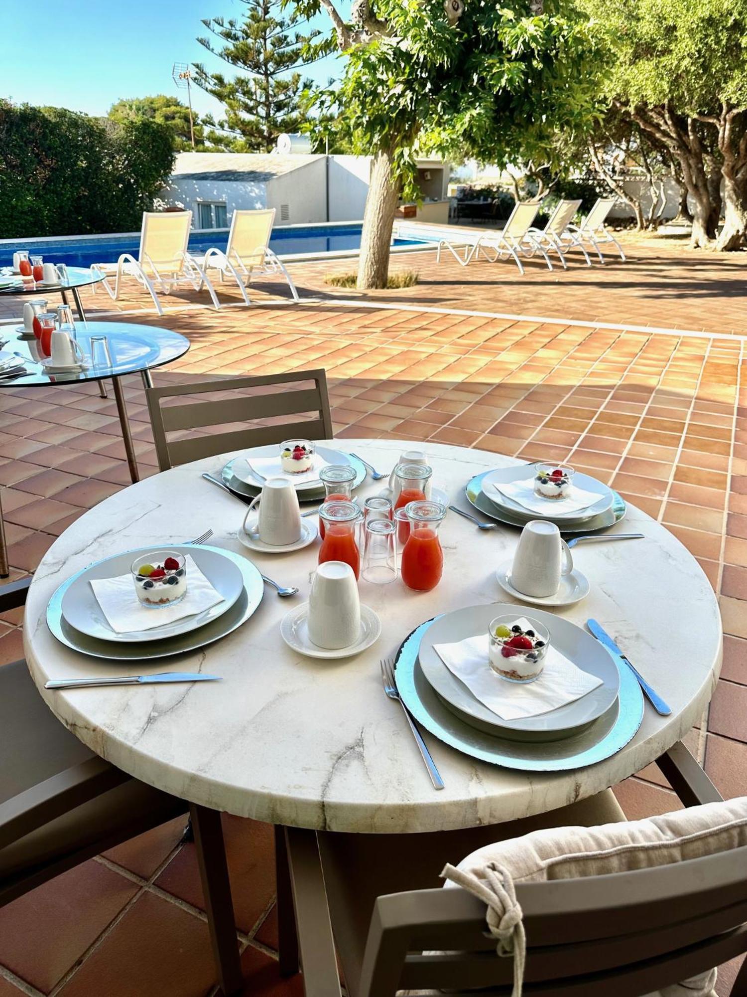 STARBAL Love Suites Es Castell  Extérieur photo