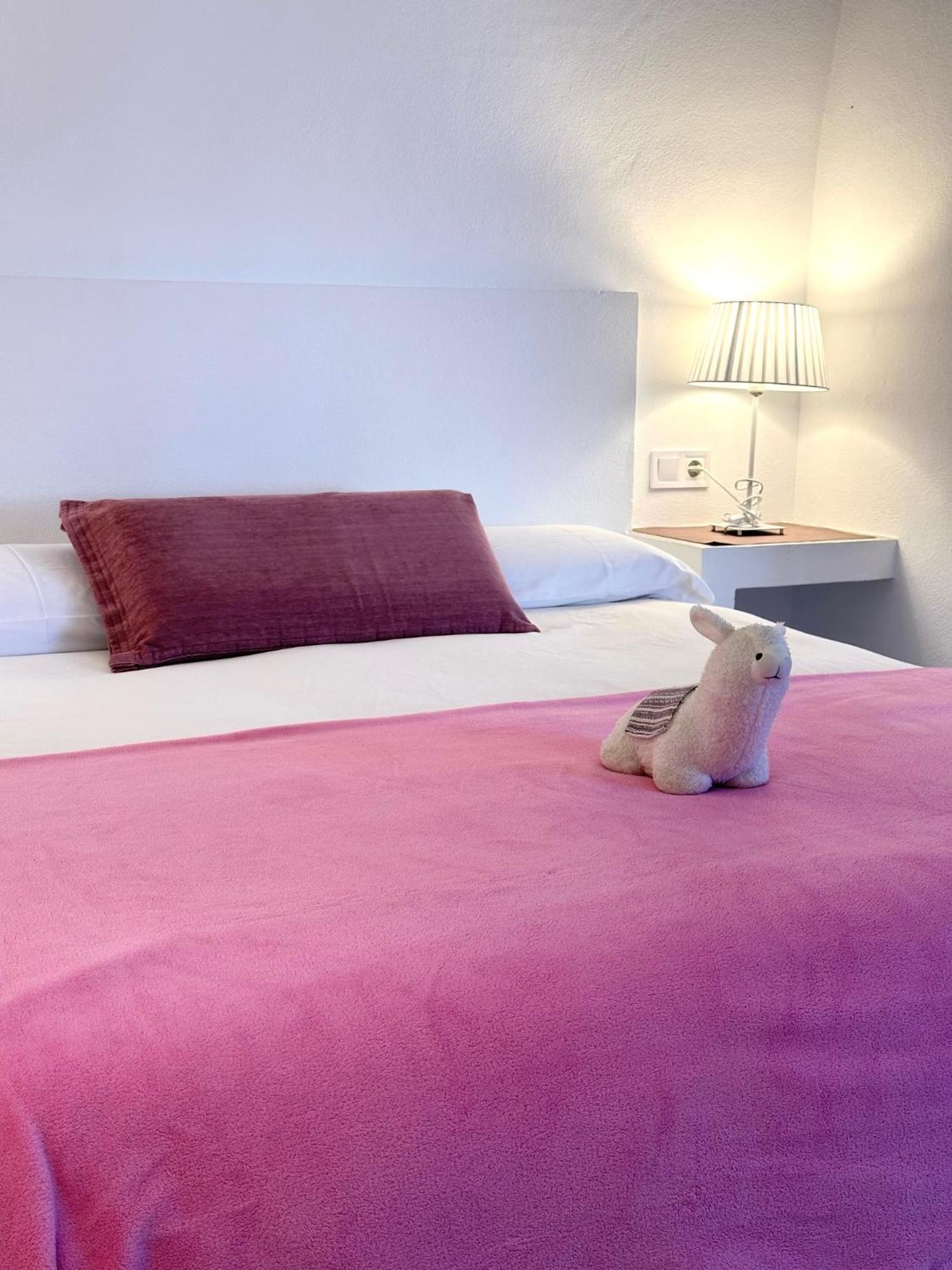 STARBAL Love Suites Es Castell  Extérieur photo